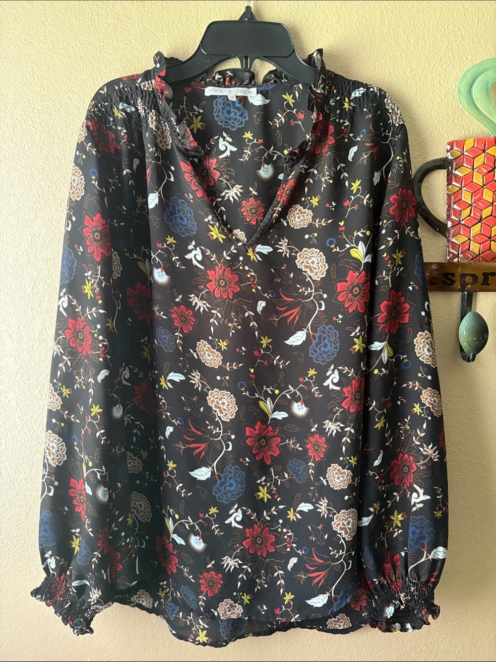 Violet & Claire Black Floral V-Neck Long Sleeve Blouse